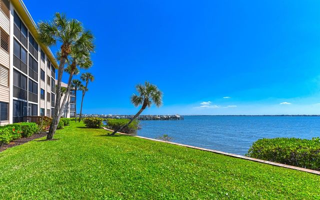 4440 NE Sandpebble Trace 104, Stuart, FL 34996
