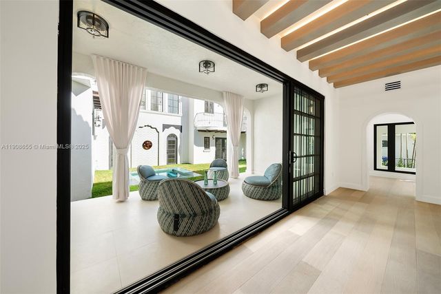 601 NE 56th St, Miami, FL 33137