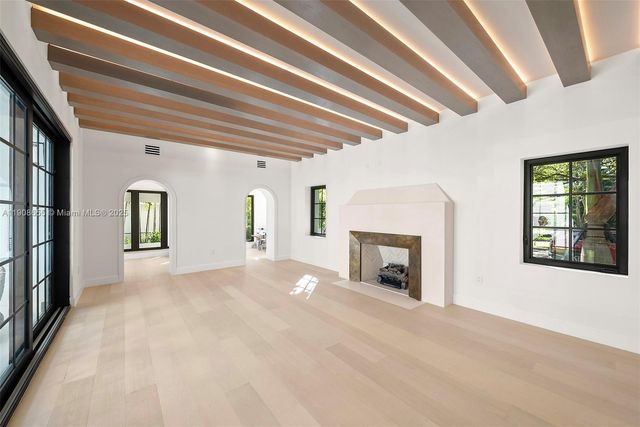 601 NE 56th St, Miami, FL 33137