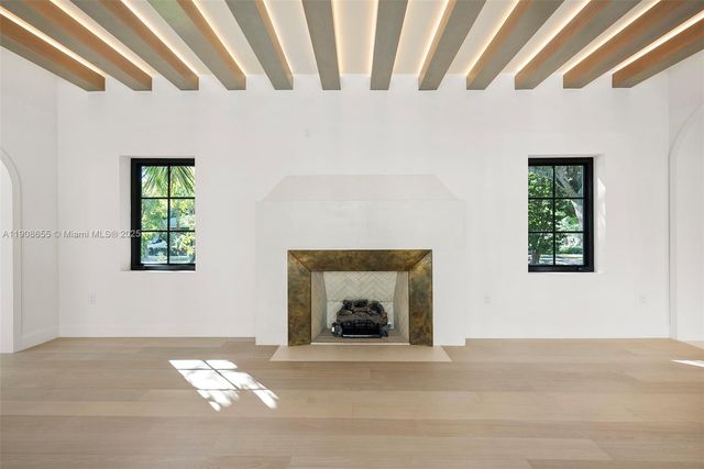 601 NE 56th St, Miami, FL 33137