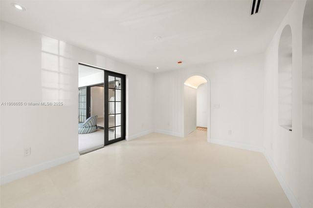 601 NE 56th St, Miami, FL 33137