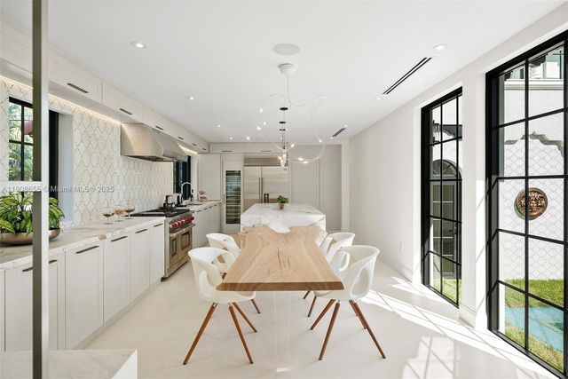 601 NE 56th St, Miami, FL 33137