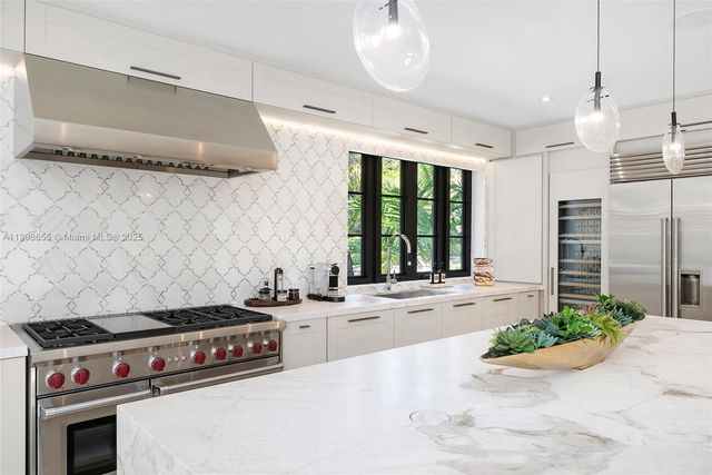 601 NE 56th St, Miami, FL 33137