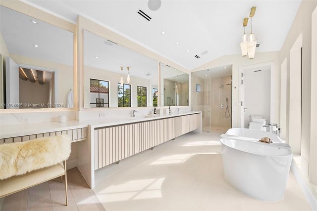 601 NE 56th St, Miami, FL 33137