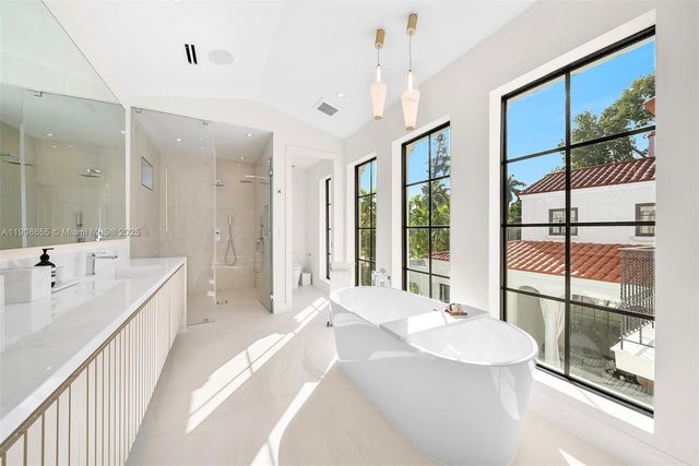 601 NE 56th St, Miami, FL 33137