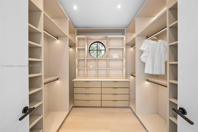 601 NE 56th St, Miami, FL 33137