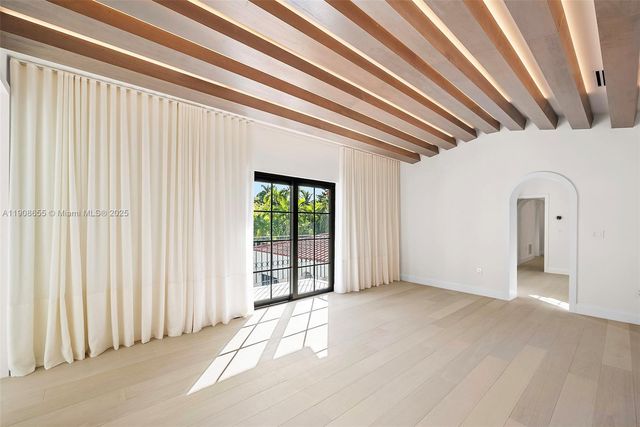 601 NE 56th St, Miami, FL 33137