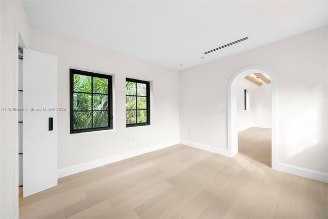 601 NE 56th St, Miami, FL 33137