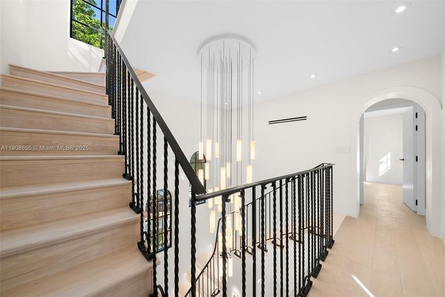 601 NE 56th St, Miami, FL 33137