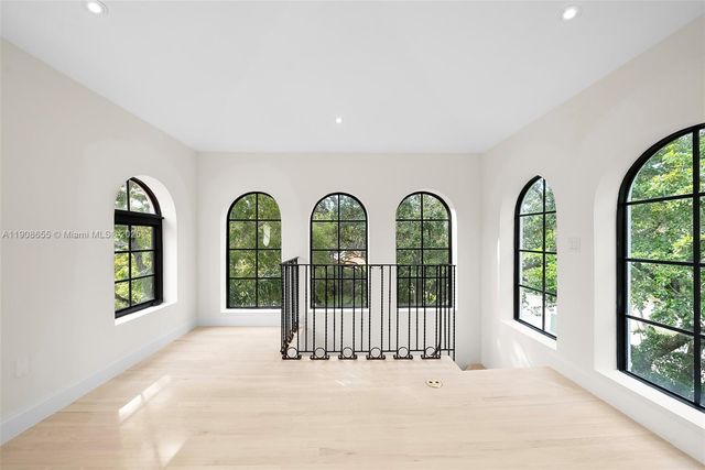 601 NE 56th St, Miami, FL 33137