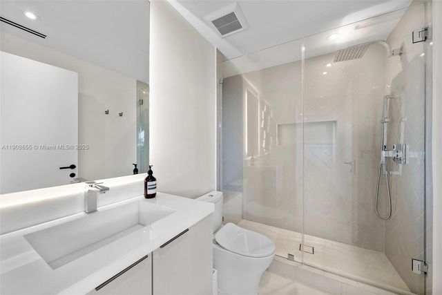 601 NE 56th St, Miami, FL 33137