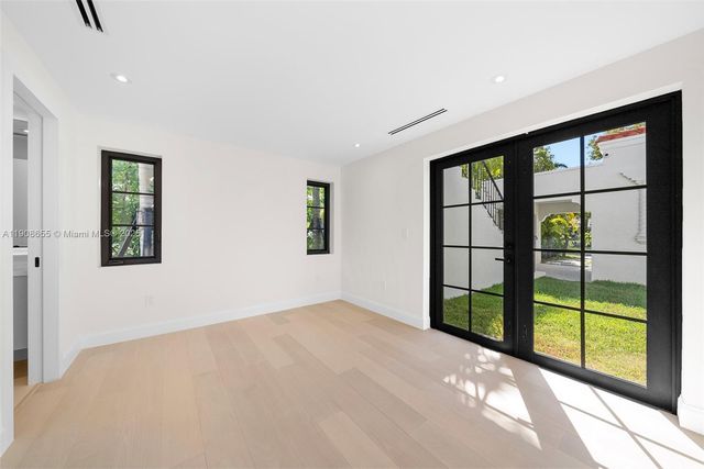 601 NE 56th St, Miami, FL 33137