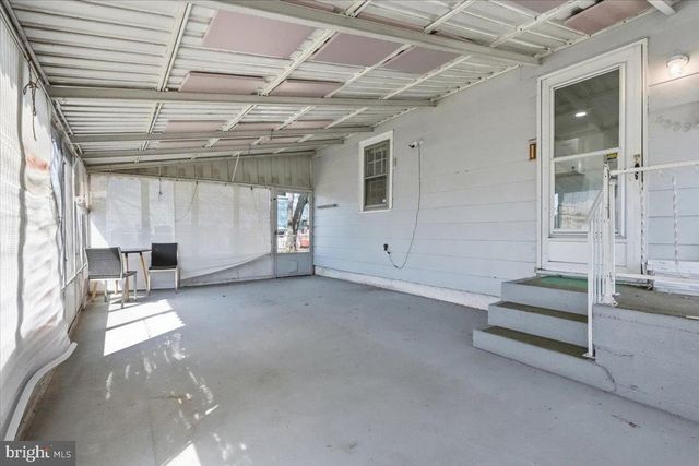 4339 BARKER ST SE, Washington, DC 20019