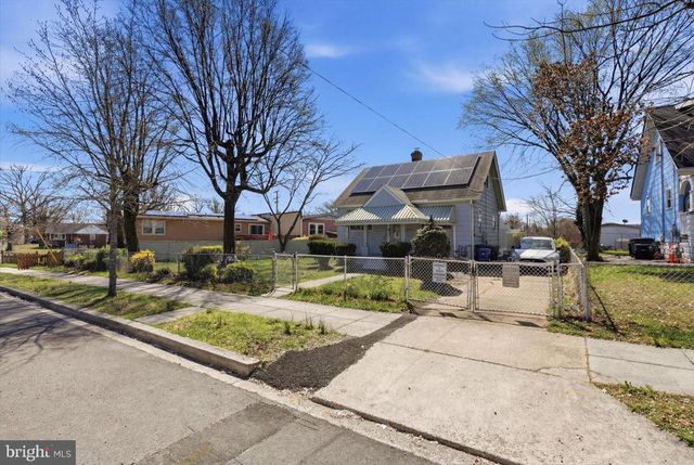 4339 BARKER ST SE, Washington, DC 20019