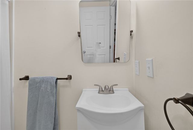 10 Doran Drive, Pawtucket, RI 02861