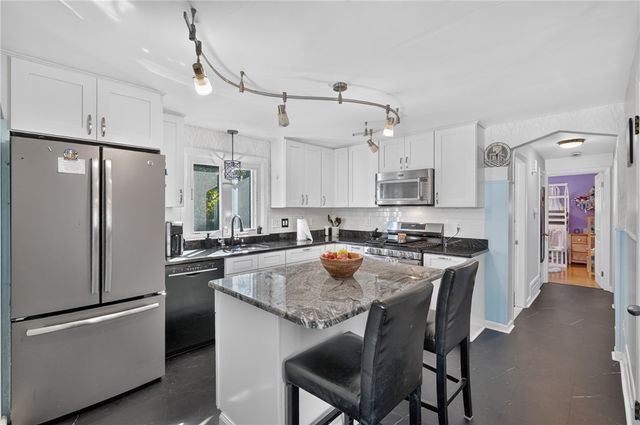 10 Doran Drive, Pawtucket, RI 02861