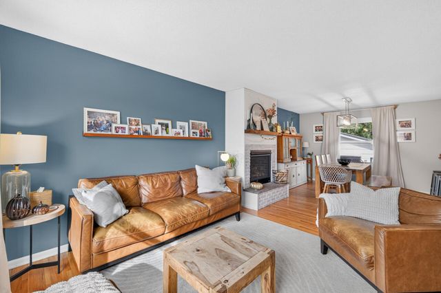 943 Blackoaks Lane, Anoka, MN 55303