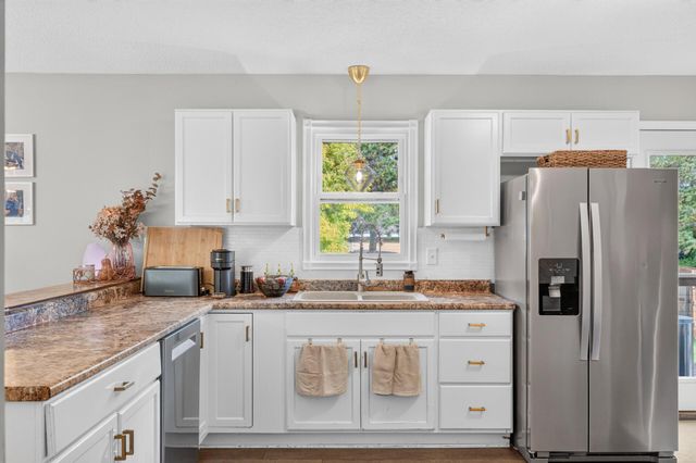 943 Blackoaks Lane, Anoka, MN 55303