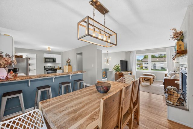 943 Blackoaks Lane, Anoka, MN 55303