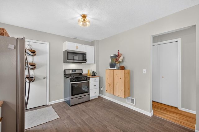 943 Blackoaks Lane, Anoka, MN 55303