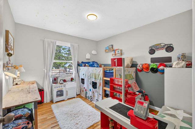 943 Blackoaks Lane, Anoka, MN 55303