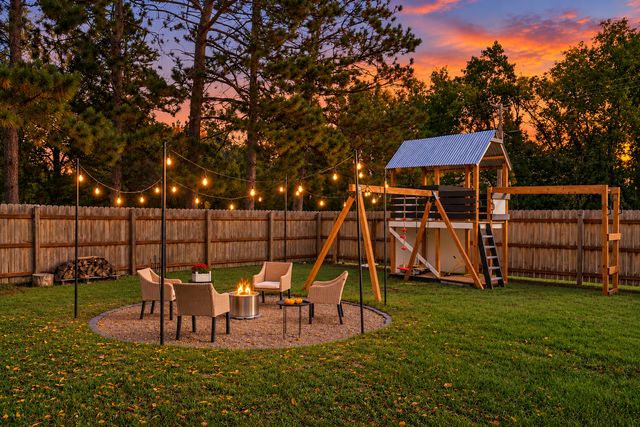 943 Blackoaks Lane, Anoka, MN 55303