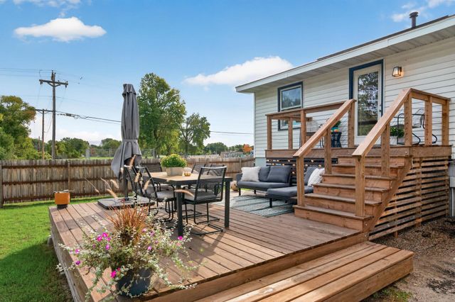 943 Blackoaks Lane, Anoka, MN 55303