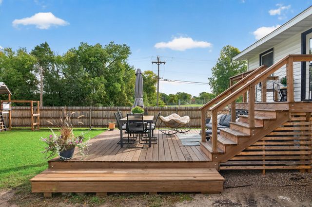 943 Blackoaks Lane, Anoka, MN 55303
