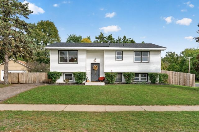 943 Blackoaks Lane, Anoka, MN 55303