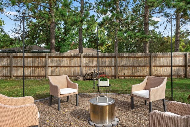 943 Blackoaks Lane, Anoka, MN 55303