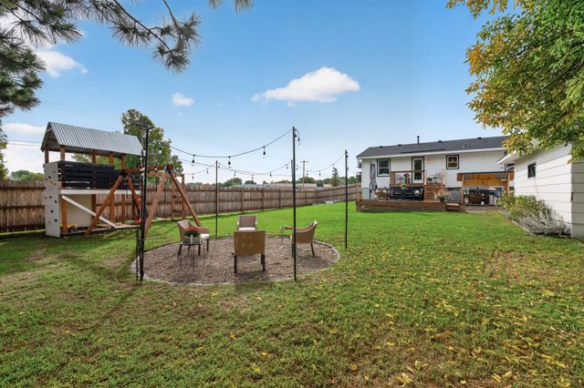943 Blackoaks Lane, Anoka, MN 55303