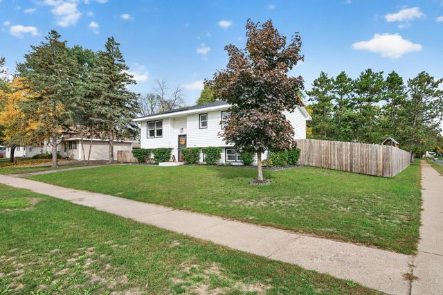 943 Blackoaks Lane, Anoka, MN 55303