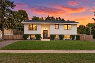 943 Blackoaks Lane, Anoka, MN 55303