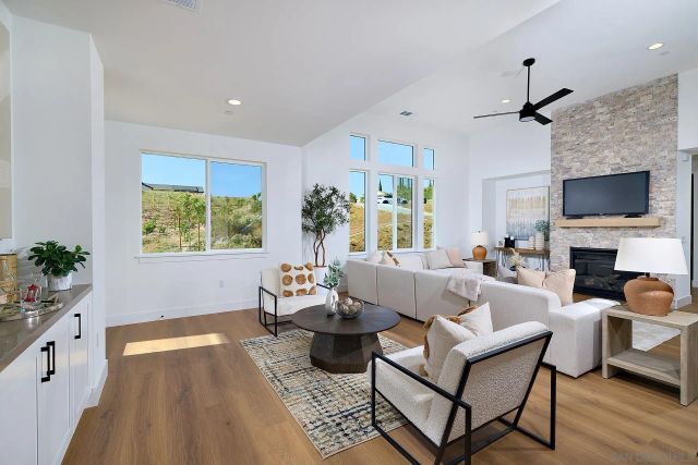 39301 Corte Venture, Temecula, CA 92592