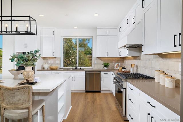 39301 Corte Venture, Temecula, CA 92592