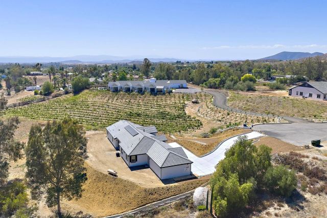 39301 Corte Venture, Temecula, CA 92592