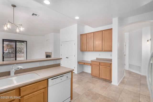 290 E Forrest Feezor Street, Vail, AZ 85641