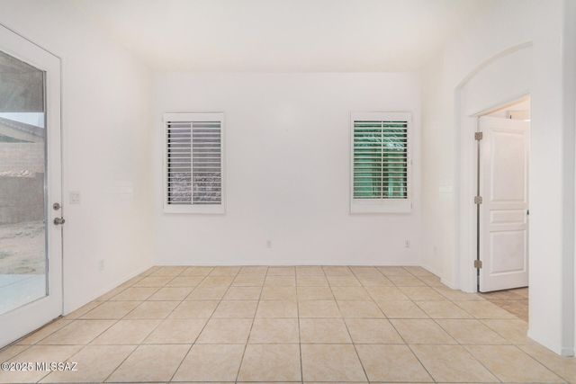 290 E Forrest Feezor Street, Vail, AZ 85641