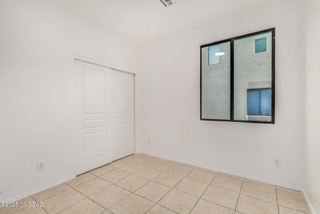 290 E Forrest Feezor Street, Vail, AZ 85641