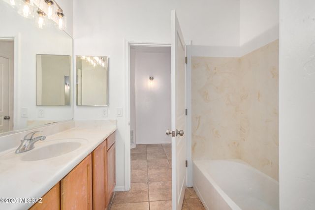 290 E Forrest Feezor Street, Vail, AZ 85641