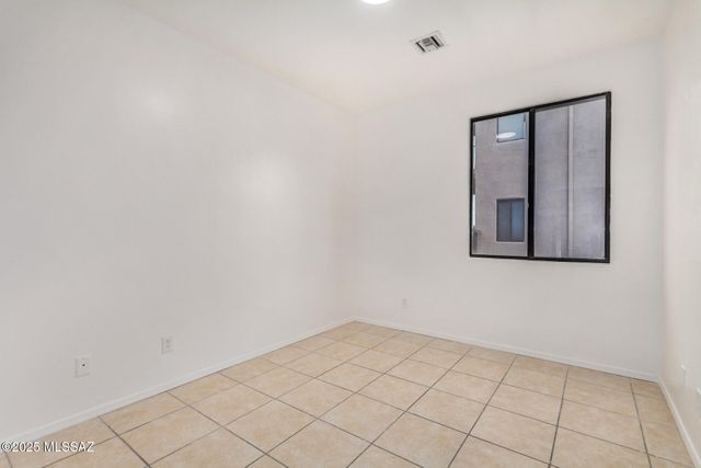 290 E Forrest Feezor Street, Vail, AZ 85641