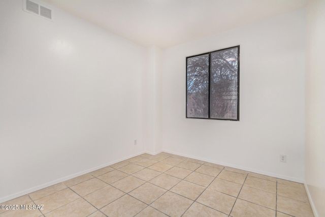 290 E Forrest Feezor Street, Vail, AZ 85641