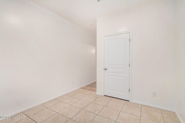 290 E Forrest Feezor Street, Vail, AZ 85641