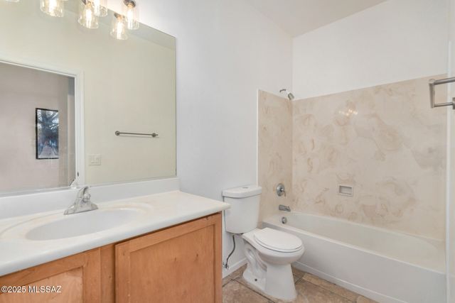 290 E Forrest Feezor Street, Vail, AZ 85641