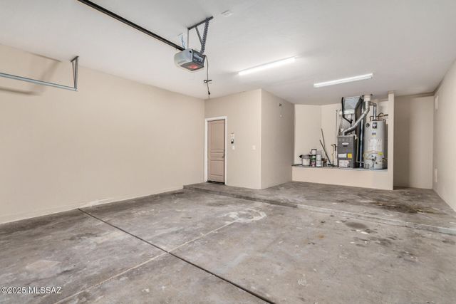 290 E Forrest Feezor Street, Vail, AZ 85641