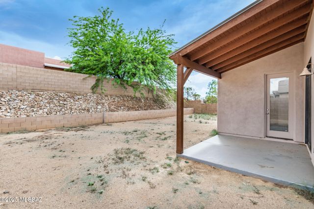 290 E Forrest Feezor Street, Vail, AZ 85641