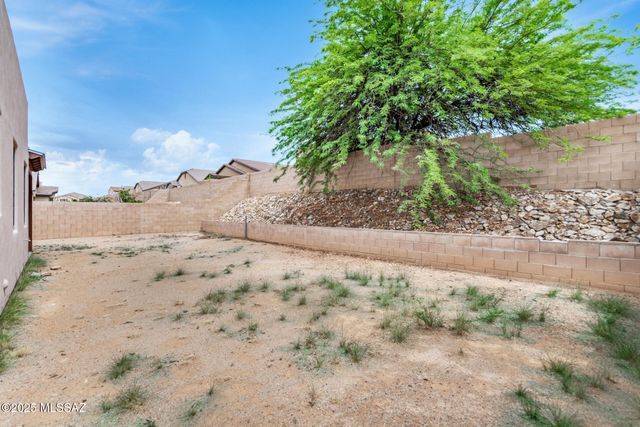 290 E Forrest Feezor Street, Vail, AZ 85641