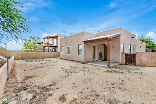 290 E Forrest Feezor Street, Vail, AZ 85641