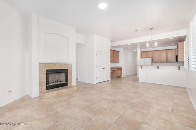 290 E Forrest Feezor Street, Vail, AZ 85641