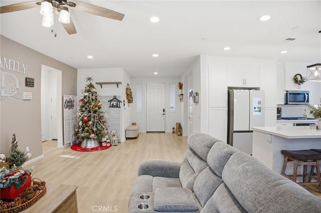 42041 Mohave Rose Drive, Lancaster, CA 93536